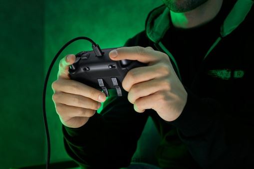 Razer chroma de Wolverine V2 PJ2B2Z160 console noir