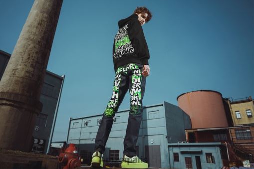 Razer evisu daicock imprimé avec broderie jean coupe carotte #2017 PJ2B2Z192 vêtements une couleur
